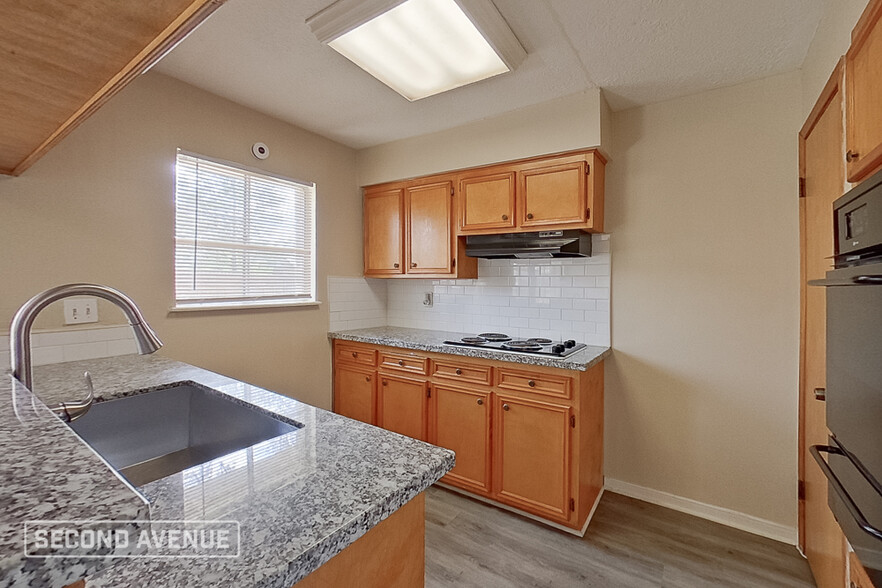 Building Photo - 10810 Sagedowne Ln