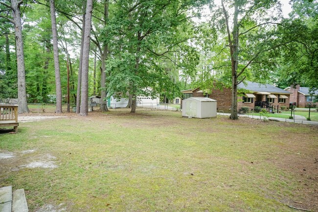 Building Photo - Gorgeous single family home!