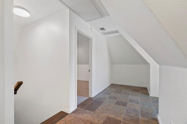 Building Photo - 5833 Victor St