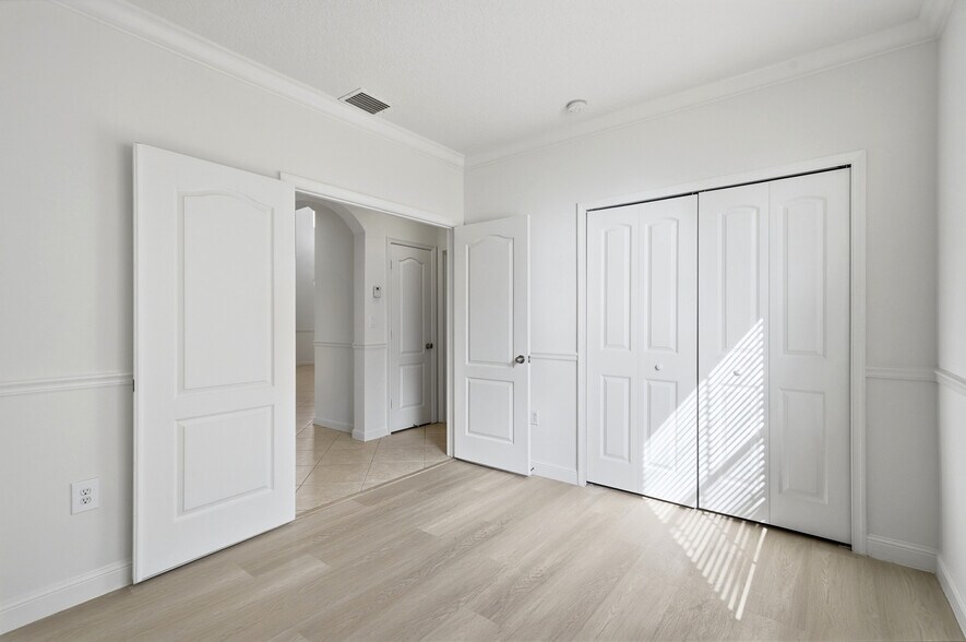 Large Bedroom on Ground Floor - 2388 SW 127th Ave