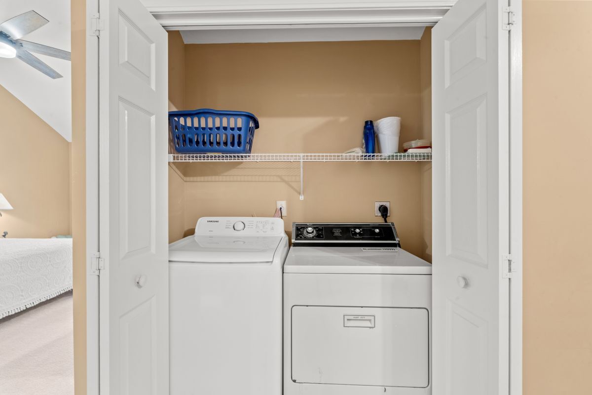 Building Photo - 141-14112 12 Oaks Dr