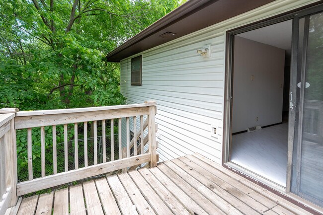 Building Photo - 4246 Santa Anna Dr