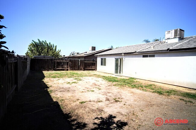 Building Photo - Darling Home in SW!