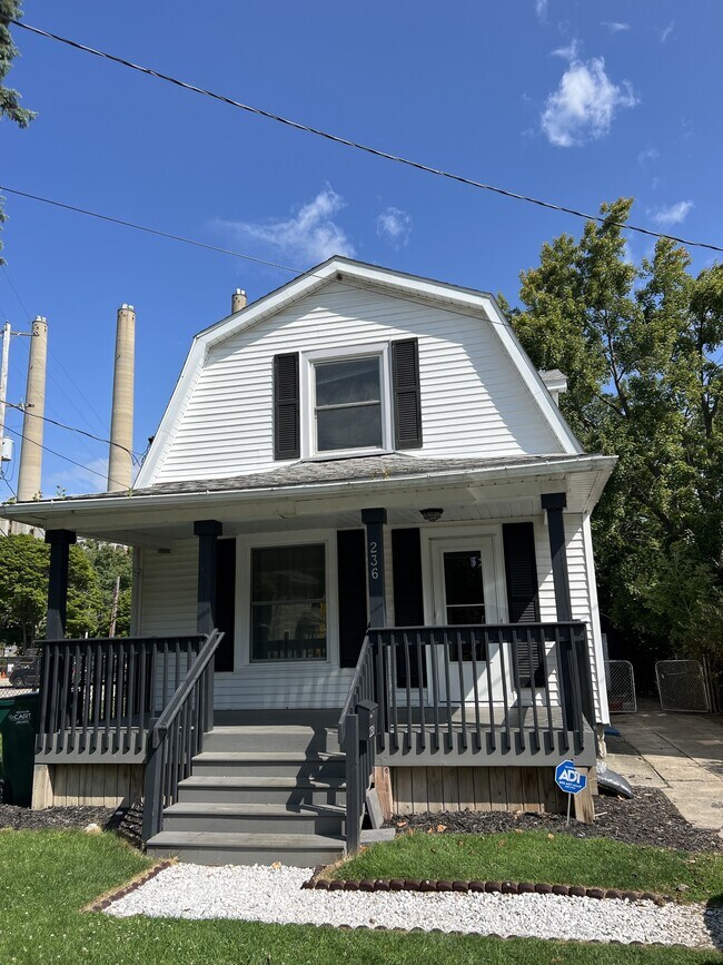 Building Photo - 236 Moores River Dr