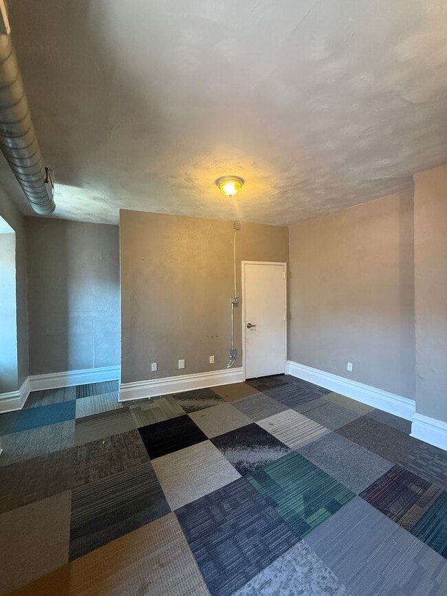 Building Photo - 1608 Lowrie St