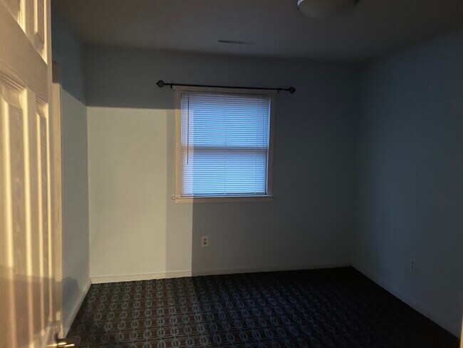 Building Photo - 8228 N Tippecanoe Dr