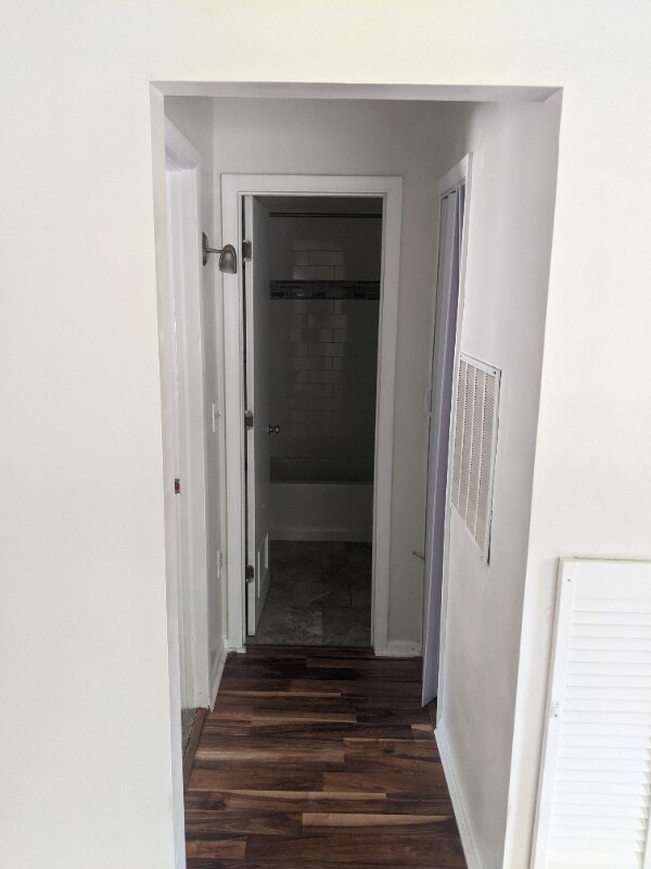 Building Photo - 1077 Davey Ave