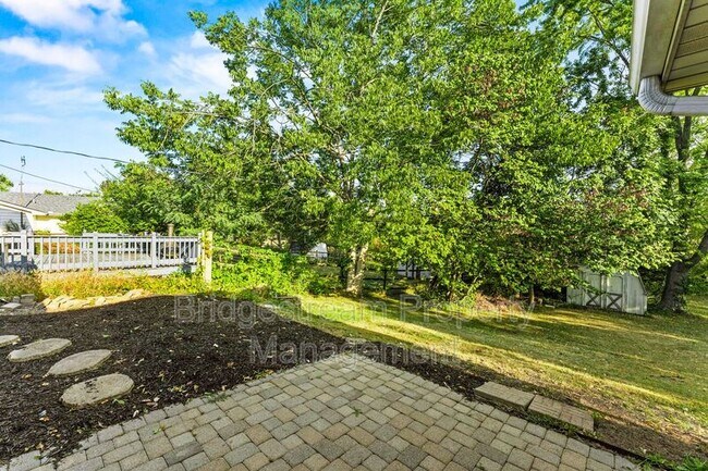 Building Photo - 924 Tradewind Dr