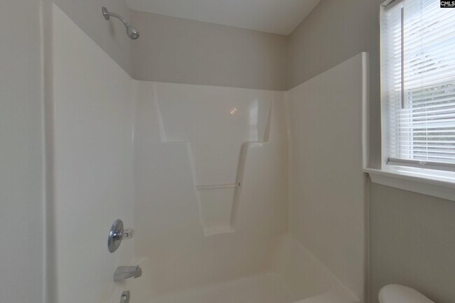 Building Photo - 163 Brooksong Dr