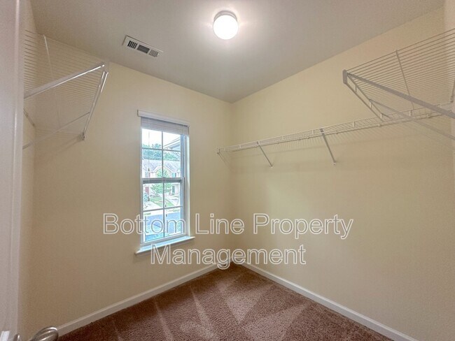 Building Photo - 9341 Hamel St