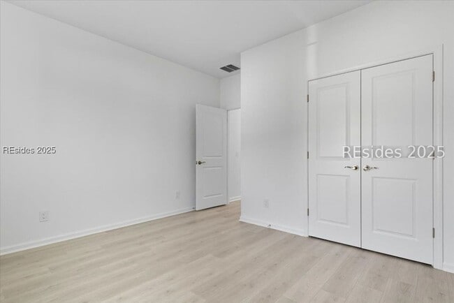 Building Photo - 921 Tropics Ave