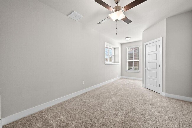 Building Photo - 2108 Hermia St