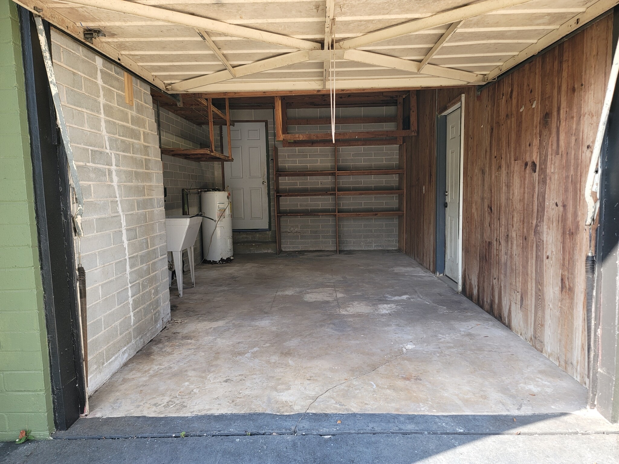 Building Photo - 5321 NE 29th St