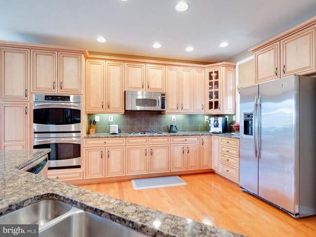 Building Photo - 23152 Evergreen Ridge Dr