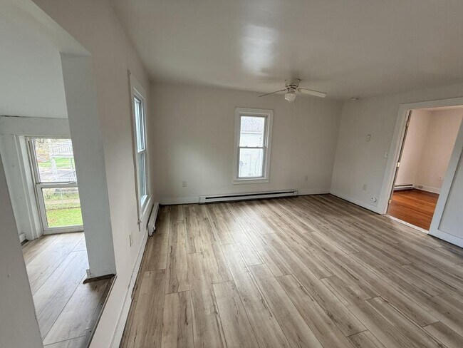 Building Photo - 170 S Hyde Park Ave