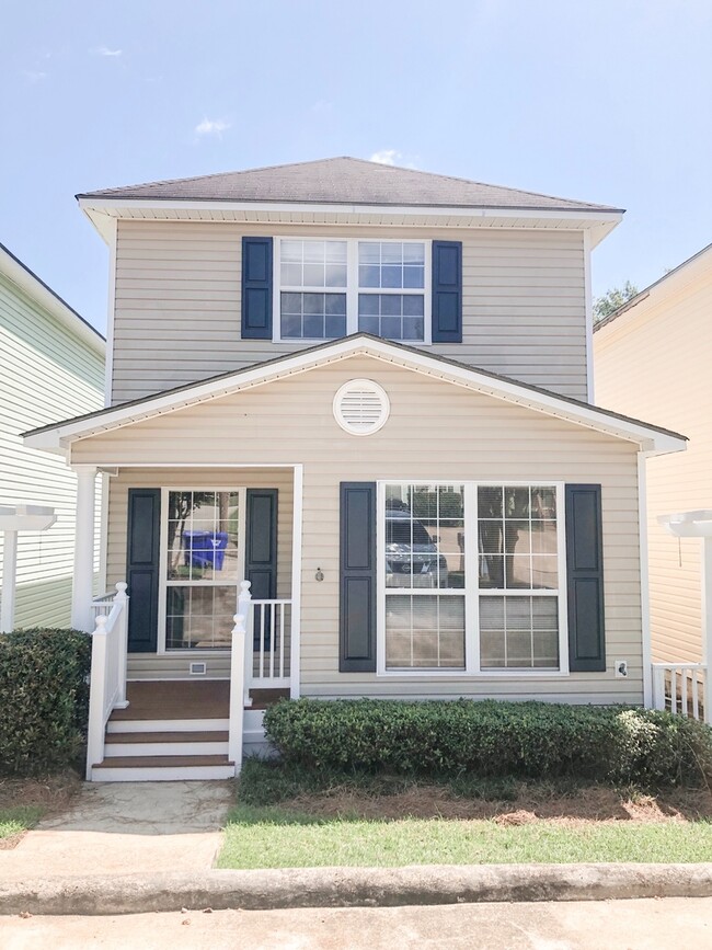 Building Photo - 808 Folmar St