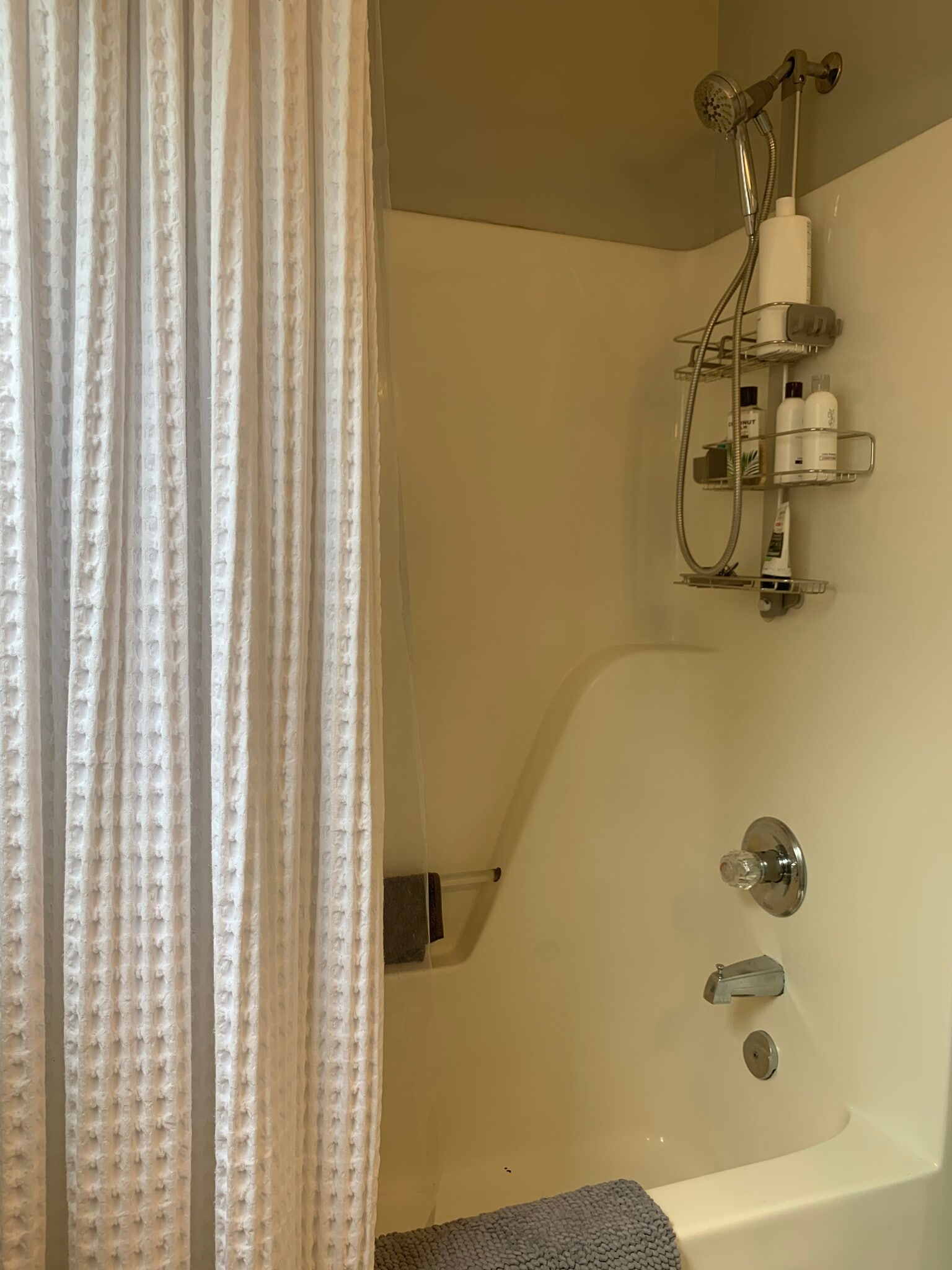 Guest Bathroom - 9027 Tarrington Ln