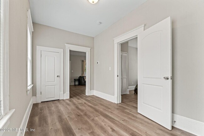 Building Photo - 2781 College St