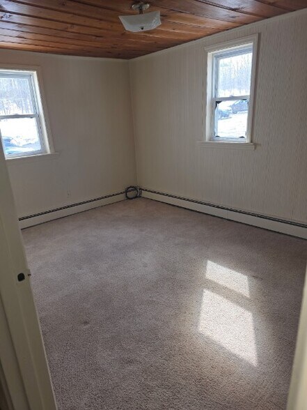 Bedroom - 50 Cross Rd