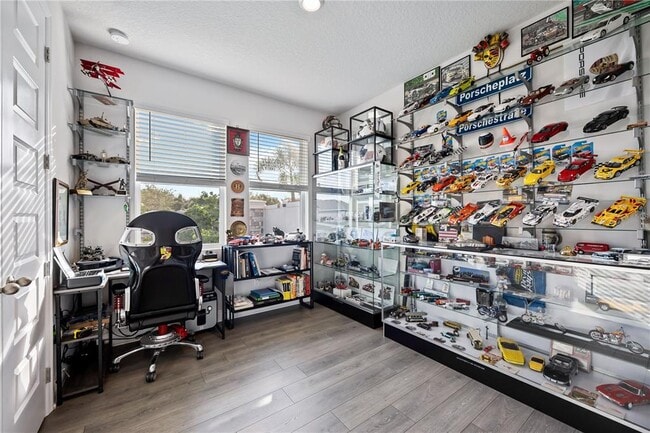 Building Photo - 3926 Sunshine Pine Ave