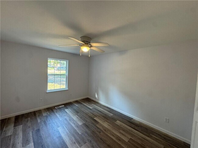 Building Photo - 26 Greenridge Ln