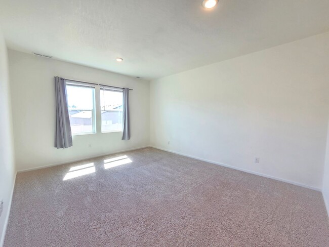 Building Photo - 5711 W Georgetown Ln