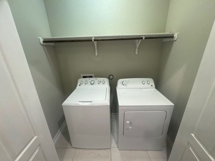 Building Photo - 722 Coconut Grove St