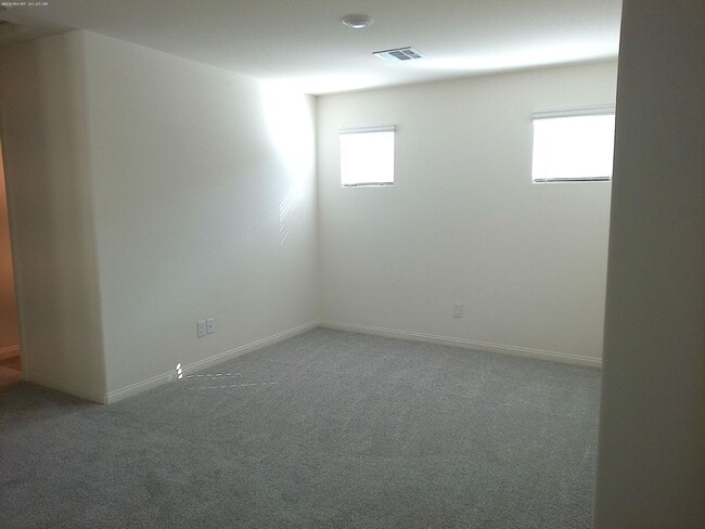 Building Photo - Rush Ave