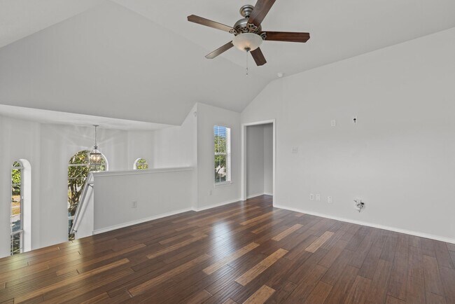 Building Photo - Spacious 3-Bedroom Home in Lakeshore with ...