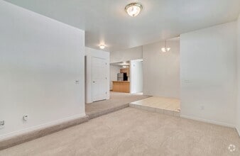 Building Photo - 3 Bedroom Condo with Natural Light