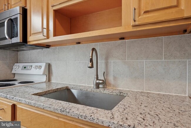 Building Photo - 8119 Ardleigh St