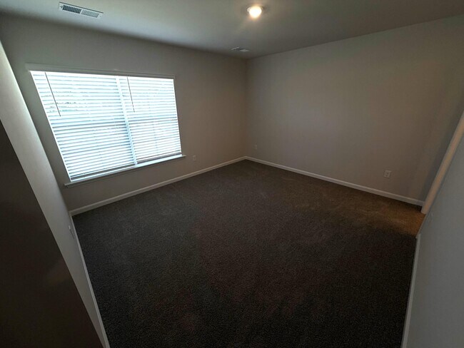 Building Photo - 2380 Bellflower St