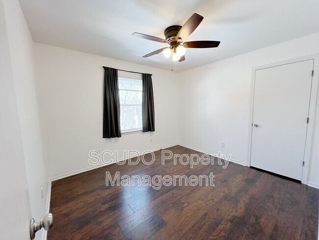 Building Photo - 15610 Outlook St