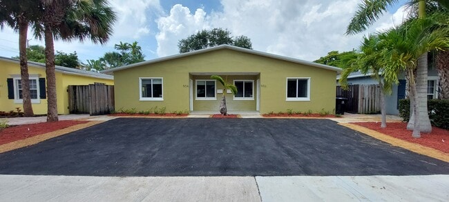 Building Photo - 904 Mandarin Is