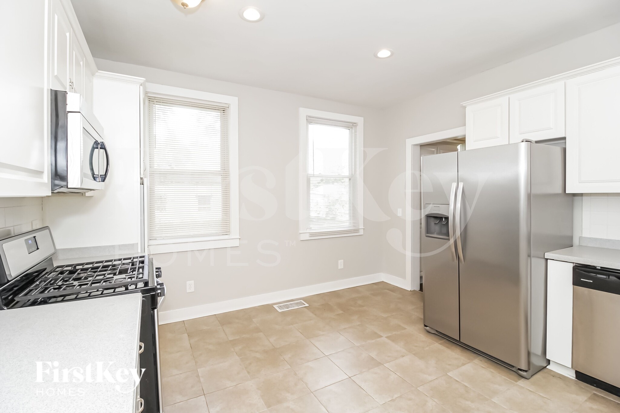 Building Photo - 3312 Bloomfield Ave SW