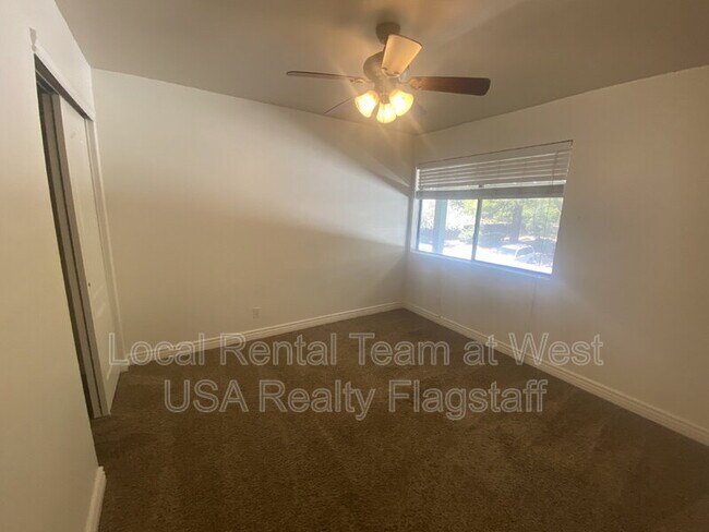 Building Photo - 3200 S Litzler Dr