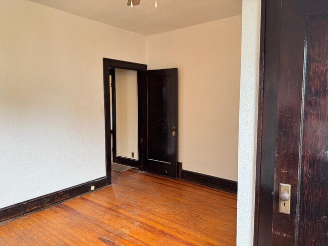 Building Photo - 2415 N Grand Ave
