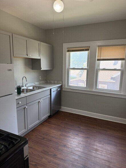 Building Photo - 3809 W 152nd St