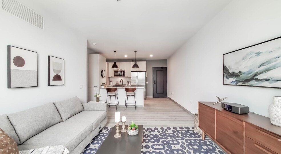 Building Photo - 2347 N Elston Ct