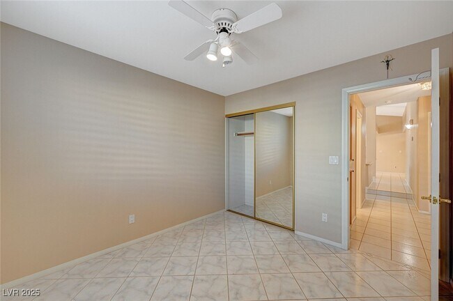 Building Photo - 6317 W Canyon Ridge Dr