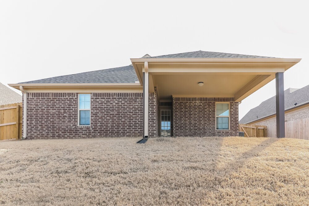Building Photo - 7911 Hemlock Dr