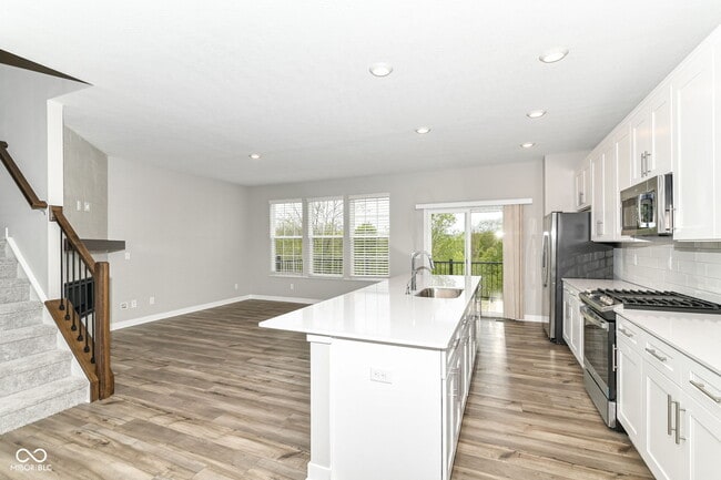 Building Photo - 6872 Sunstone Pl