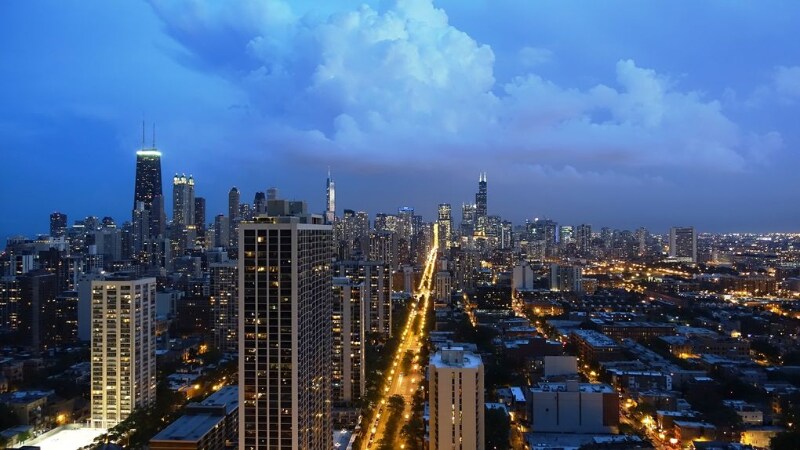 Building Photo - 1660 N La Salle Dr