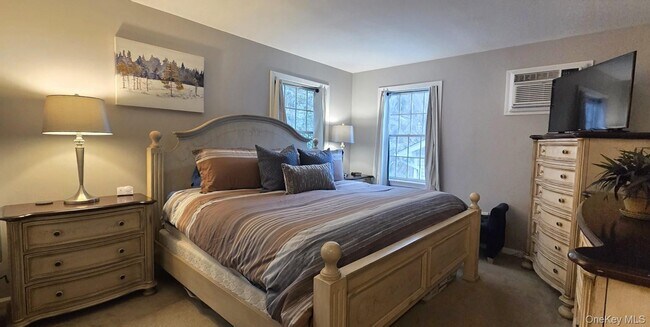 Building Photo - 36 Washington Pl E