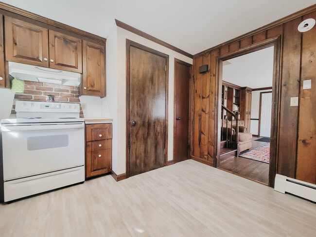 Building Photo - 51 Woods Rd