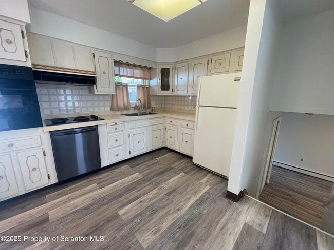 Building Photo - 708 Woodmere Ave