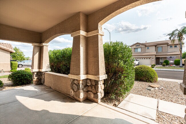 Building Photo - Great Single Level Peoria Home