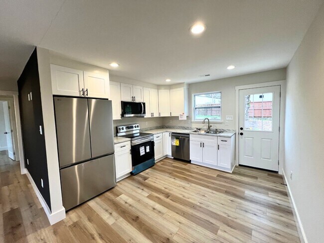 Building Photo - 9905 Coward Mill Rd