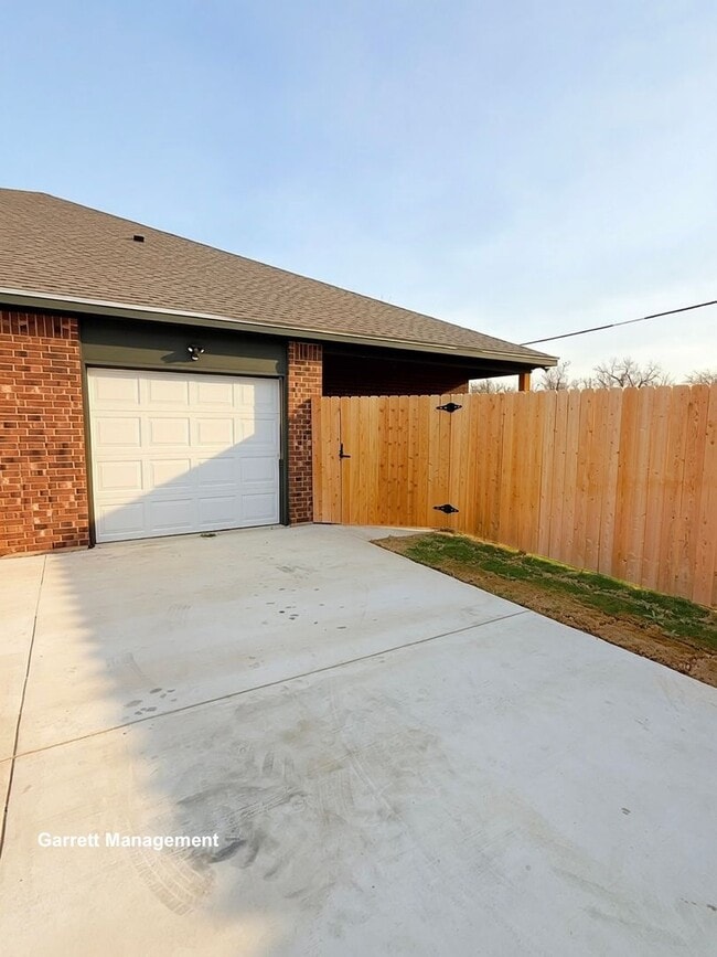 Building Photo - New Construction 3/2 Duplex