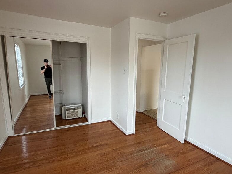 bedroom and closet - 1355 Weaver St